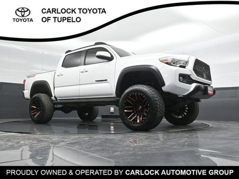 Used 2018 Toyota Tacoma TRD Off-Road AWD/4WD image 59