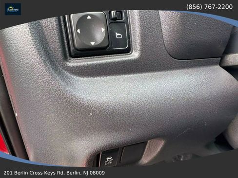 Used 2015 Nissan Versa Note SV FWD image 21