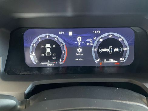 Used 2025 Toyota Tacoma TRD Off-Road image 35