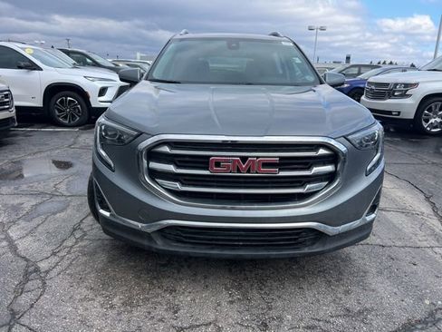 Used 2021 GMC Terrain SLT w/ Infotainment Package II image 2