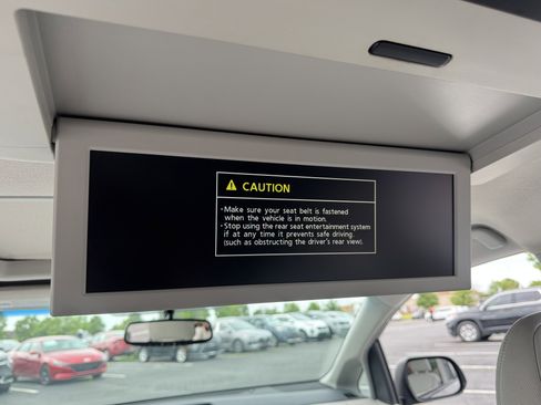 Used 2014 Toyota Sienna XLE w/ Entertainment Package FWD image 17