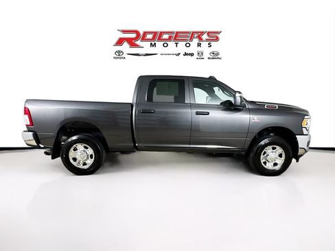 Certified 2024 RAM 2500 Tradesman w/ Chrome Appearance Group AWD/4WD image 9