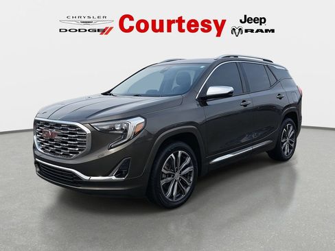 Used 2019 GMC Terrain Denali w/ Driver Alert Package II image 9