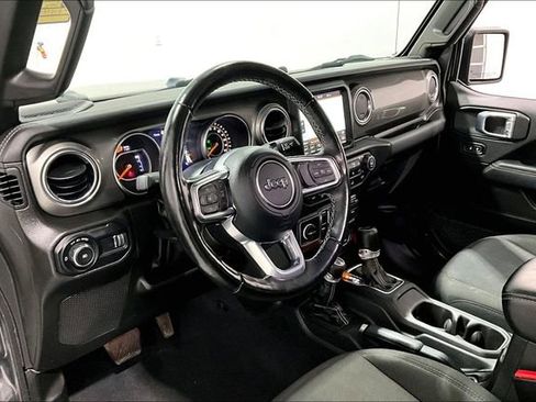 Used 2023 Jeep Wrangler Unlimited Sahara w/ Cold Weather Group AWD/4WD image 17