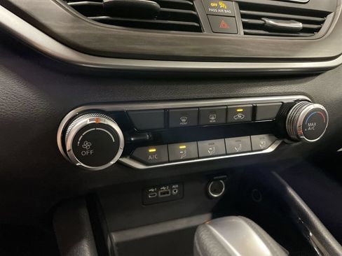 Used 2024 Nissan Altima 2.5 SV FWD image 20