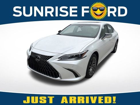 Used 2024 Lexus ES 300h Ultra Luxury w/ Accessory Package (Z2) FWD image 1