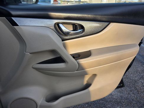 Used 2015 Nissan Rogue SL w/ SL Premium Package image 31