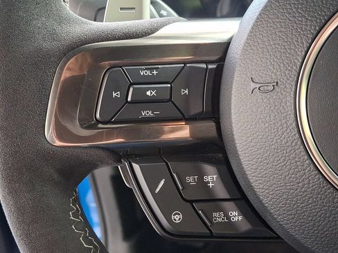 Used 2022 Ford Mustang Shelby GT500 w/ Technology Package RWD image 19