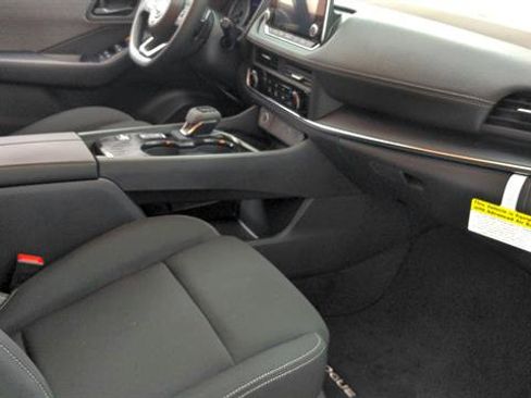 Certified 2023 Nissan Rogue S FWD image 22
