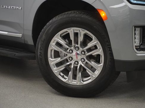 Used 2024 GMC Yukon SLT w/ SLT Premium Package AWD/4WD image 4