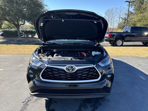 New 2025 Toyota Highlander XLE image 44
