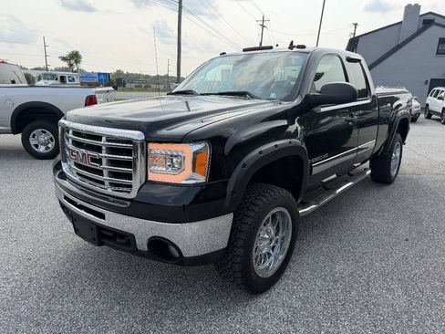 Used 2009 GMC Sierra 2500 SLE w/ Convenience Package AWD/4WD image 9