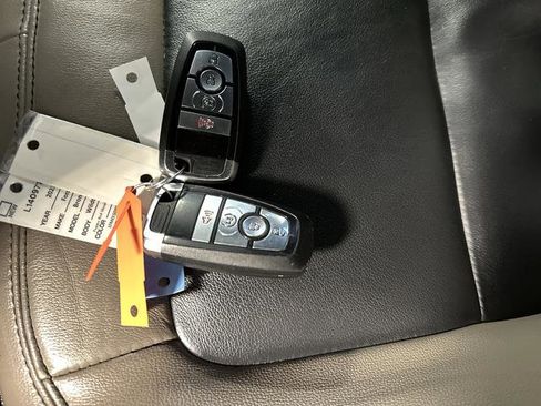 Used 2023 Ford Bronco Wildtrak AWD/4WD image 27