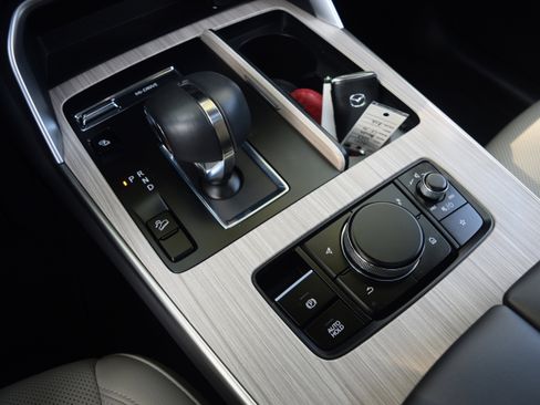 Used 2025 MAZDA CX-70 Plug-In Hybrid w/ Premium Pkg image 12