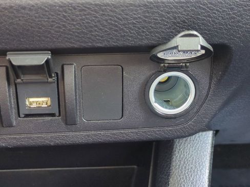 Used 2022 Toyota Tacoma SR5 w/ Technology Package image 23