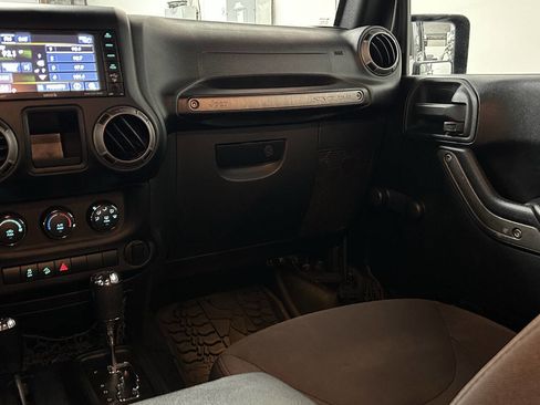 Used 2017 Jeep Wrangler Unlimited Sport image 26