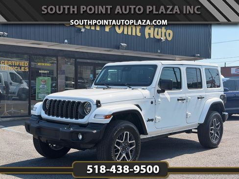 Used 2025 Jeep Wrangler Unlimited Sahara AWD/4WD image 1