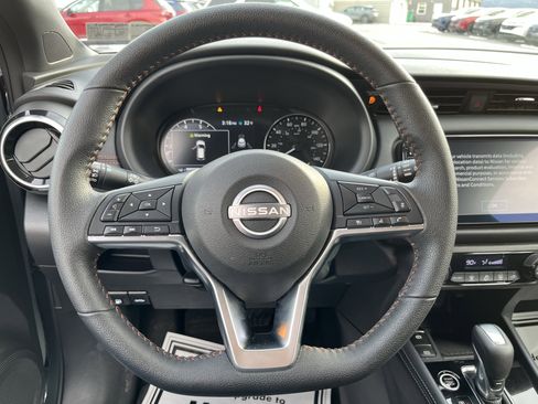 Used 2024 Nissan Kicks SR image 17