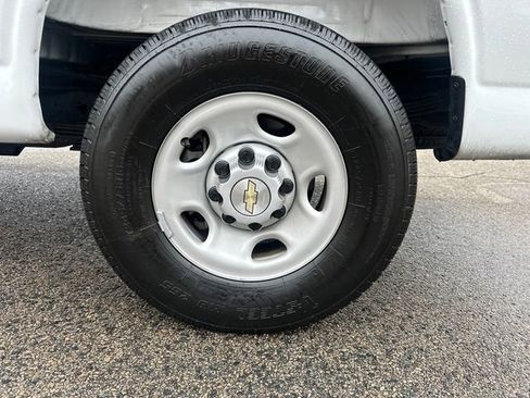 Used 2025 Chevrolet Express 3500 Extended w/ Driver Convenience Package RWD image 17