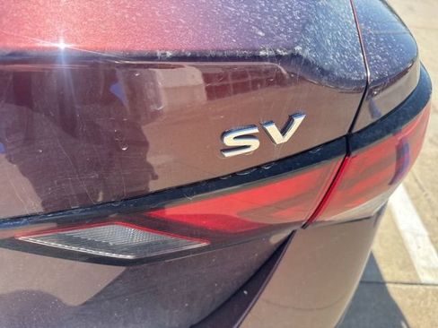 Used 2023 Nissan Sentra SV w/ SV Premium Package FWD image 6