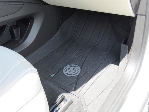 Used 2024 Buick Enclave Avenir w/ Avenir Technology Package image 38