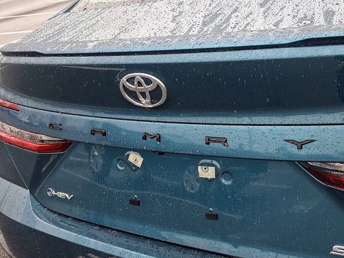 Used 2026 Toyota Camry SE FWD image 30