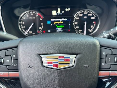 Certified 2025 Cadillac XT6 Premium Luxury image 27