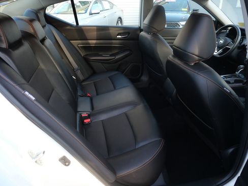 Used 2019 Nissan Altima 2.5 SR w/ SR Premium Package image 23