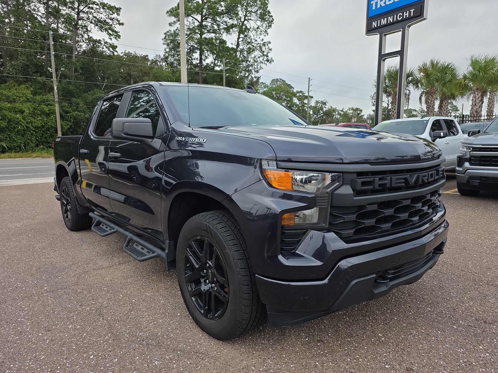 Used 2022 Chevrolet Silverado 1500 Custom AWD/4WD image 2