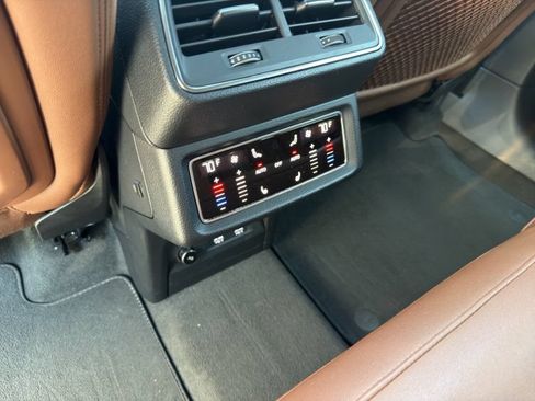 Used 2019 Audi e-tron Premium Plus AWD/4WD image 26