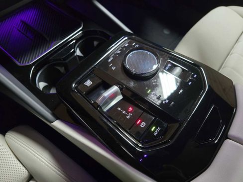 Used 2024 BMW 530i xDrive 530i xDrive w/ Convenience Package image 37