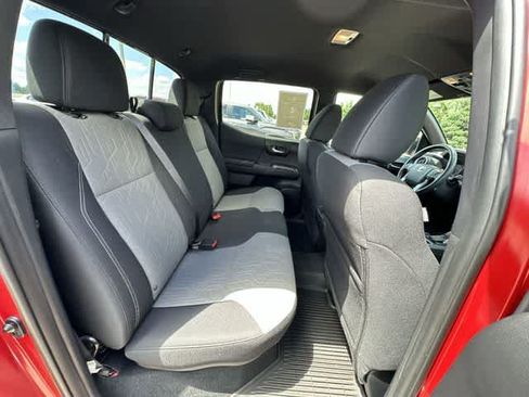Used 2021 Toyota Tacoma TRD Off-Road w/ Technology Package AWD/4WD image 22