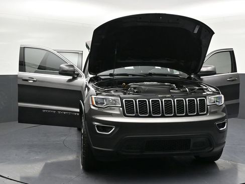Used 2021 Jeep Grand Cherokee Laredo X image 37