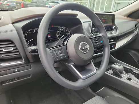 Used 2023 Nissan Rogue SV AWD/4WD image 11