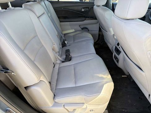 Used 2017 Honda Pilot Touring image 23
