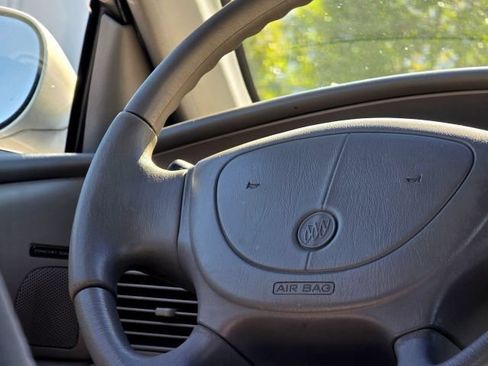 Used 2001 Buick Century Custom w/ Premium Pkg FWD image 19