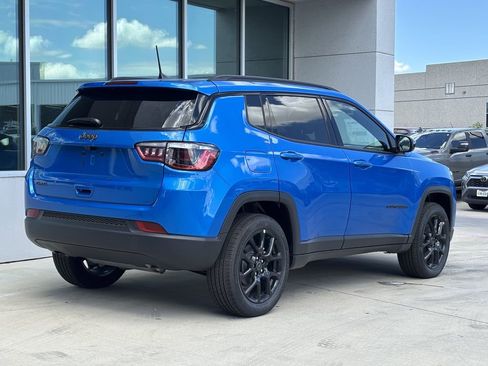 New 2026 Jeep Compass Latitude image 3