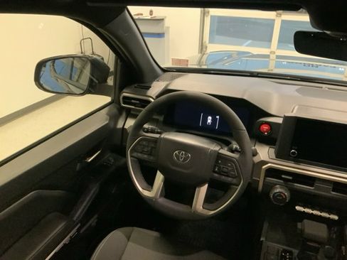 Used 2025 Toyota Tacoma TRD Off-Road image 21