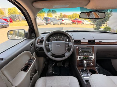 Used 2008 Ford Taurus SEL FWD image 23
