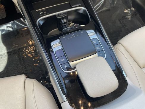 Used 2020 Mercedes-Benz GLB 250 image 19