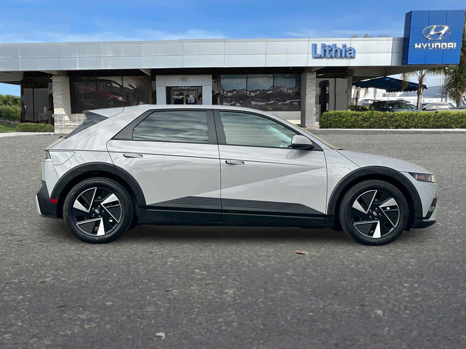 Used 2025 Hyundai Ioniq 5 SE RWD image 9