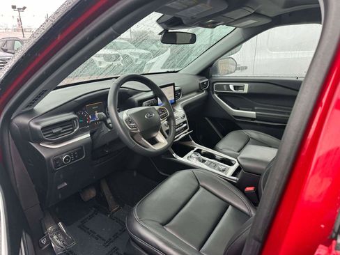 Used 2023 Ford Explorer XLT w/ Equipment Group 202A image 15