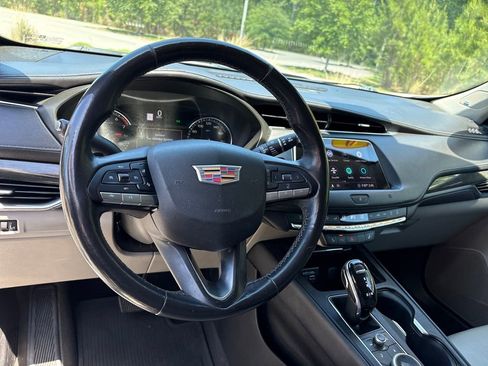 Used 2020 Cadillac XT4 Premium Luxury w/ Cold Weather Package FWD image 7
