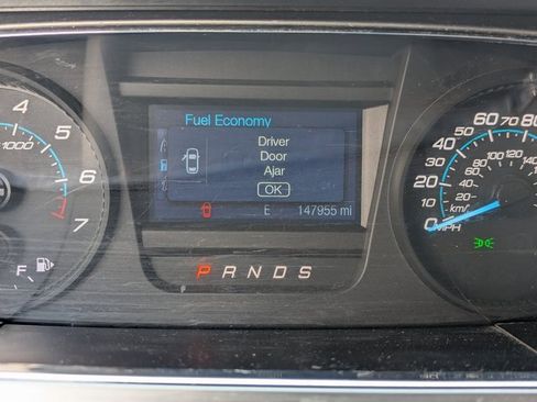 Used 2016 Ford Taurus SEL image 21