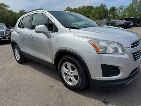 Used 2016 Chevrolet Trax LT w/ LT Convenience Package FWD image 12