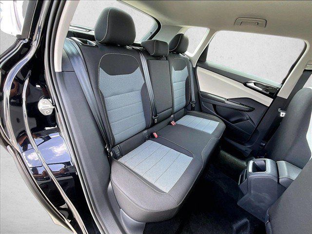 Used 2026 Volkswagen Taos S FWD image 29