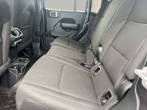 Used 2022 Jeep Gladiator Sport AWD/4WD image 24