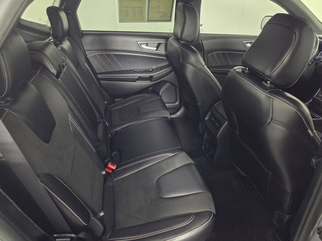 Used 2020 Ford Edge ST AWD/4WD image 29