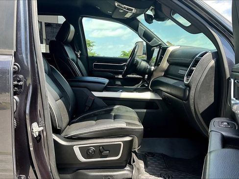 Used 2019 RAM 1500 Laramie AWD/4WD image 7