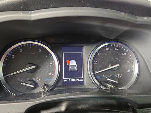 Used 2019 Toyota Highlander XLE image 16